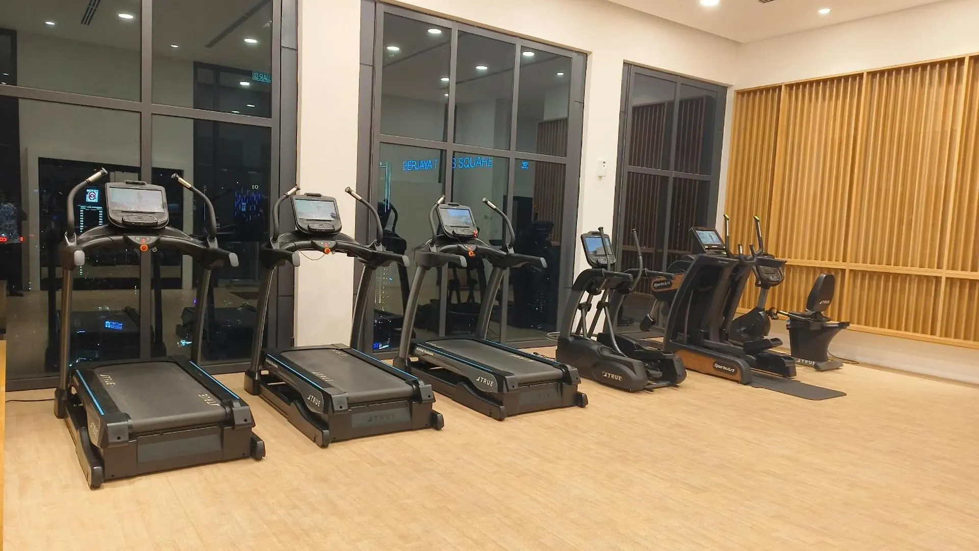 Апартаменты Lucentia Suites Klcc By Luxury Куала-Лумпур